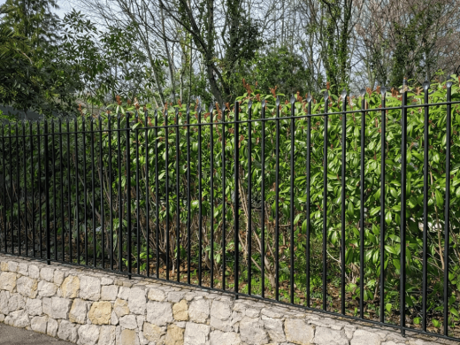 Clôture en fer forgé sur mesure à Cannes : artisan ferronnier depuis 30 ans